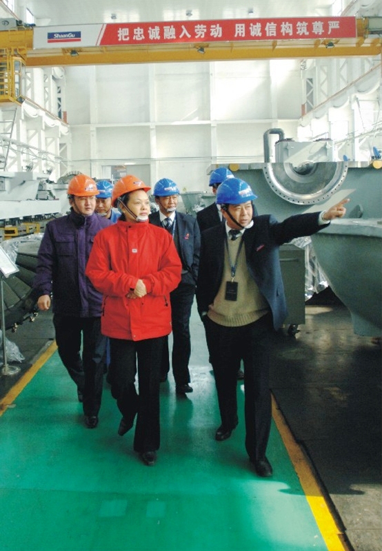 2007年国家发改委工业司副司长黄鹂来beats365·(中国区)唯一官方网站视察