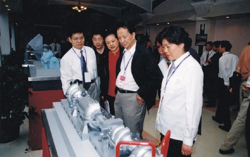 2003年中国机械工业联合会总工程师隋永滨来beats365·(中国区)唯一官方网站考察