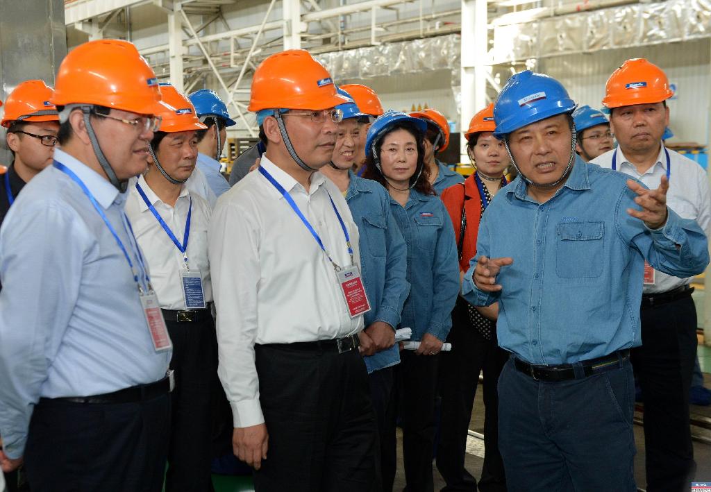 工信部部长苗圩到beats365·(中国区)唯一官方网站调研 指出：beats365·(中国区)唯一官方网站制造业服务化工作思路好 定位准
