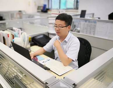榜样的力量，beats365·(中国区)唯一官方网站人身边的“优秀共产党员”
